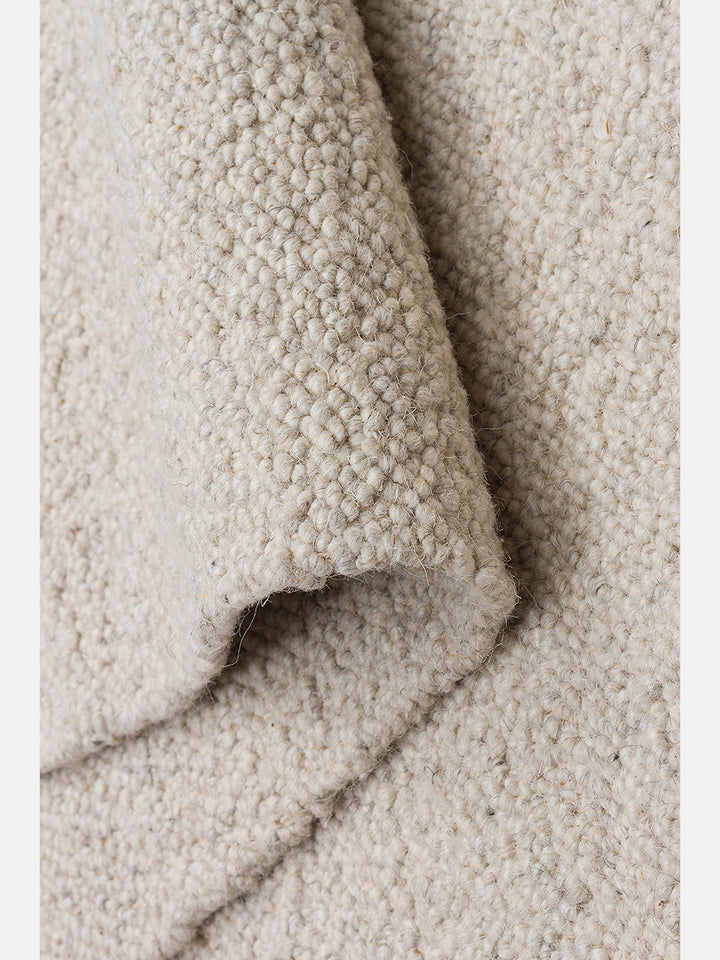 Agra Series Wool, Polyester and Cotton Blend Handwoven Rug SILVER
