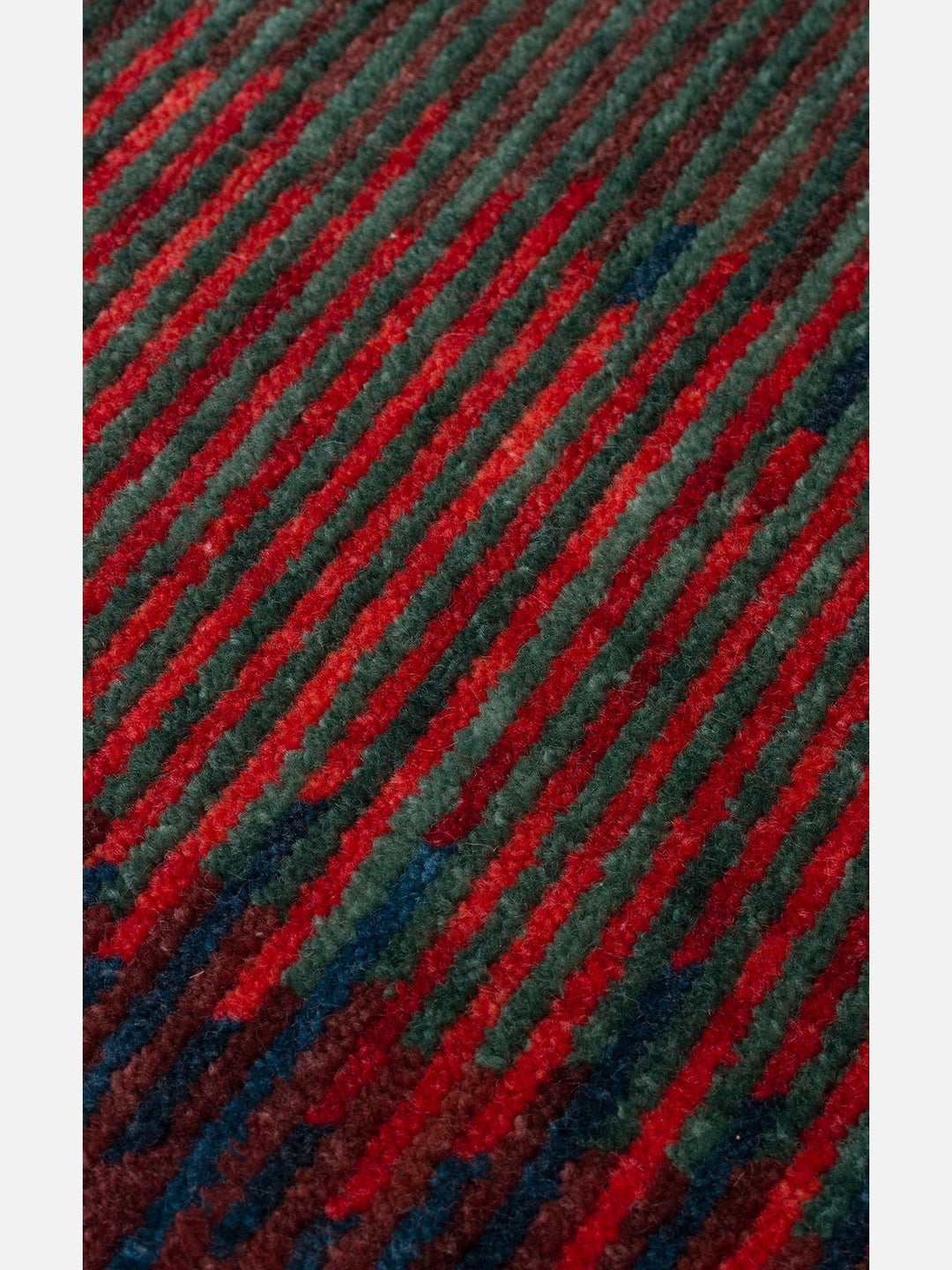 Burj Serisi %100 Naturel El Emeğiyle Üretilen TENCEL™ Kara Tezgah Halı 02 BERRY - Carpetdocia