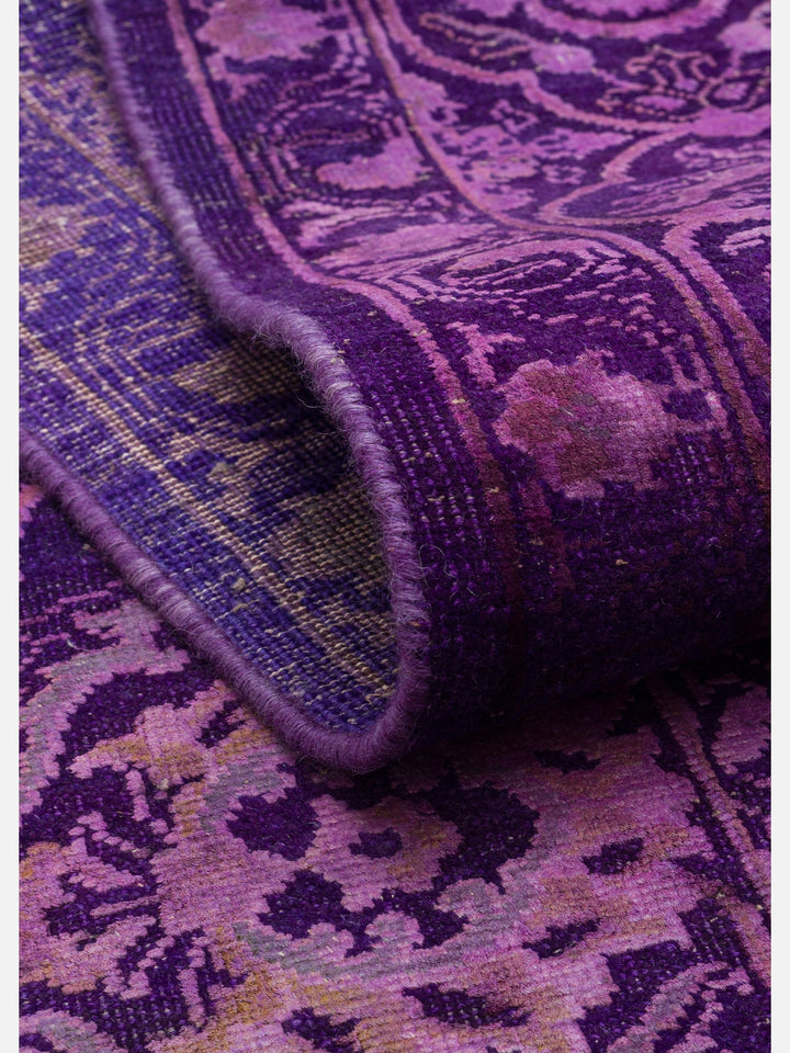 El dokuma Hindistan Jaipur halı Antik Mor 197x297 cm kıvrılmış katlı detay