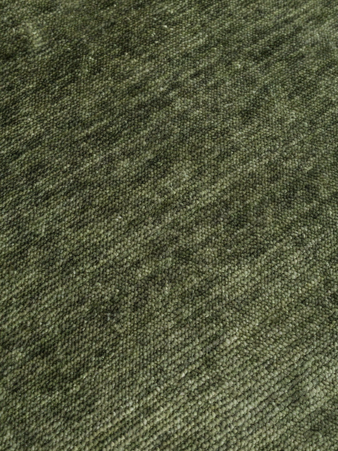 Victoria %100 TENCEL™ Lyocell El Emeği ile Üretilen Halı FOREST MOSS doku detayı