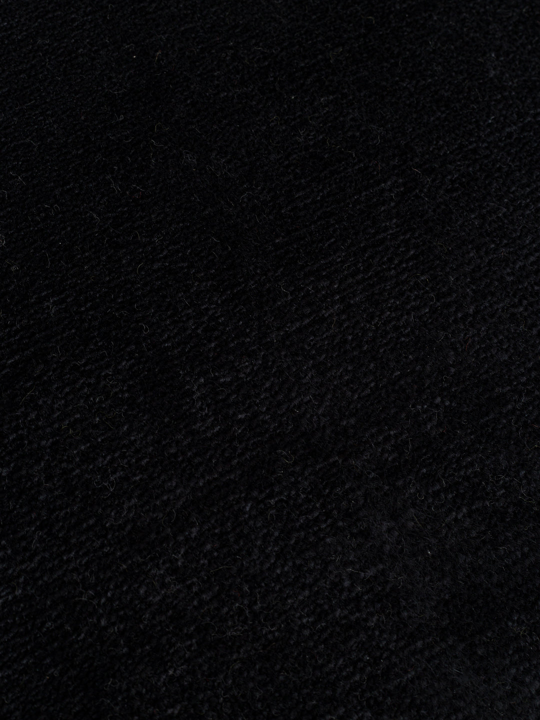 Victoria %100 TENCEL™ Lyocell El Emeği ile Üretilen Halı MIDNIGHT ONYX doku detayı
