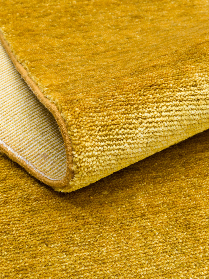 Victoria %100 TENCEL™ Lyocell El Emeği ile Üretilen Halı YELLOW SAFFRON kıvrım detayı